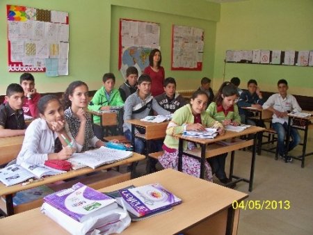 Hasköylü öğretmenlerden örnek davranış