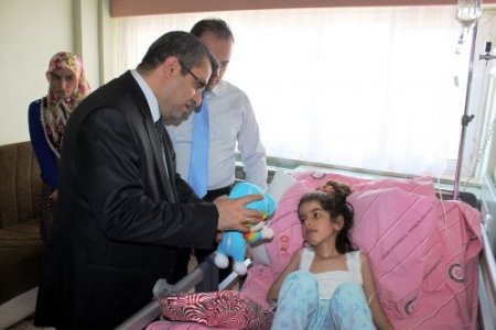 Hasta çocuklar 23 Nisan'da unutulmadı