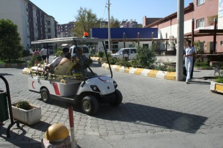 Hastalar akülü araçla taşınacak