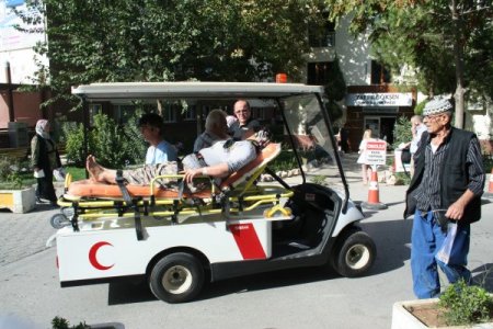 Hastalar akülü araçla taşınacak