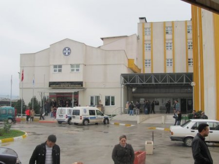 Hastane koridorlarında silahlı çatışma: 2 yaralı