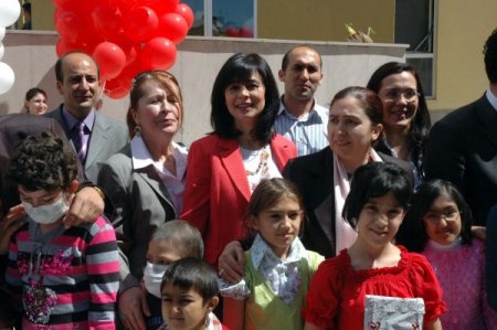 Hastane Okul Öğrencileri Resim Sergisi Açtı