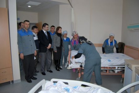 Hastane personeli eğitiliyor