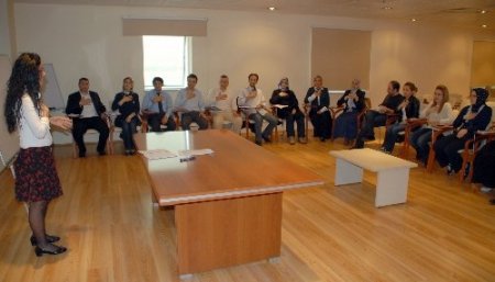 Hastane personeli işaret dili öğreniyor