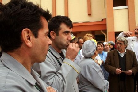 Hastane Temizlik İşçileri Maaş Alamadığı İçin Eylem Yaptı