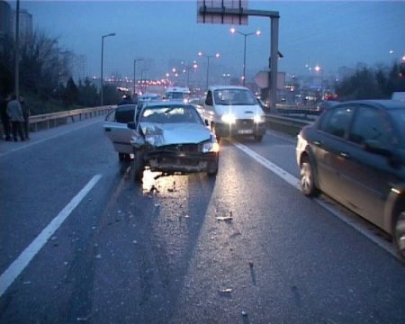 Hastane Yolunda Zincirleme Kaza: 4 Yaralı