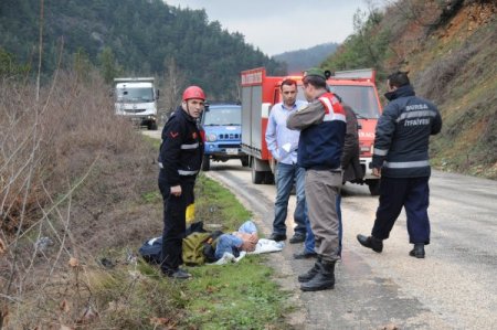 Hastane yolundaki otomobil uçurumdan uçtu, 3 kişi yaralandı