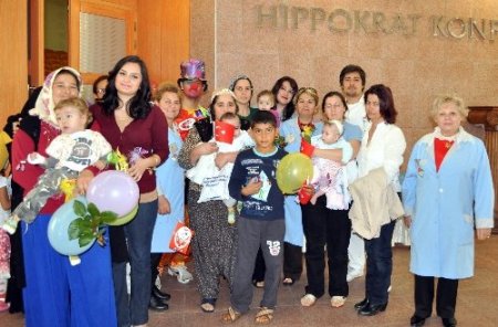 Hastanede 23 Nisan coşkusu yaşadılar