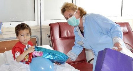 Hastanede 23 Nisan coşkusu yaşadılar