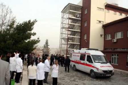 Hastanede Yangın Tatbikatı Düzenlendi