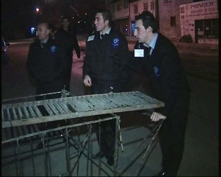 Hastanenin Rögar Demirlerini Çalan Hırsızlar Güvenlik Kamerasına Takıldı
