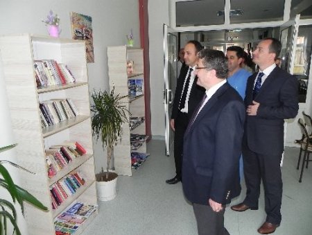 Hastaneye kütüphane kuruldu