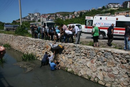 Hastaneye Yatmak İstemeyen Kadın Su Kanalına Atladı