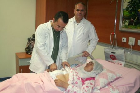 Hastanın Karnından 8 Kilo Ağırlığında Kist Çıkarıldı