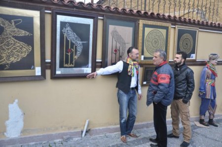 Hat sanatını deri üzerine işledi, şimdi dünyaya tanıtıyor