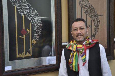 Hat sanatını deri üzerine işledi, şimdi dünyaya tanıtıyor