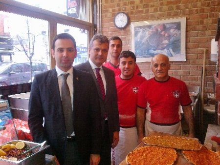Hatay Milletvekili Öntürk, İngiltere'de gurbetçilerle görüştü
