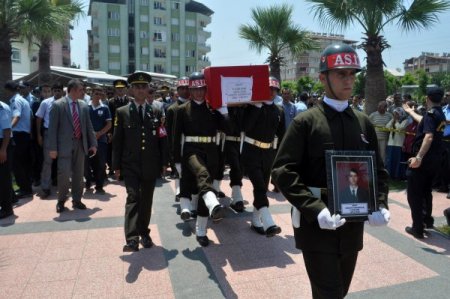 Hatay Şehidine Ağladı