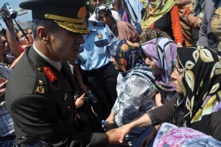 Hatay Şehidine Ağladı