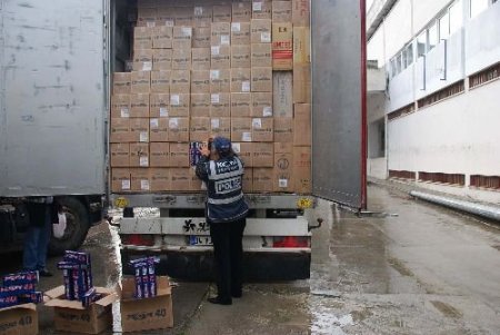 Hatay'da 3 Tır Dolusu Kaçak Sigara Ele Geçirildi