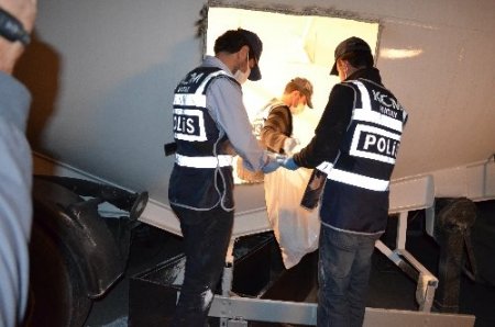 Hatay'da beton mikserine zulalanmış 4 milyon adet hap ele geçirildi