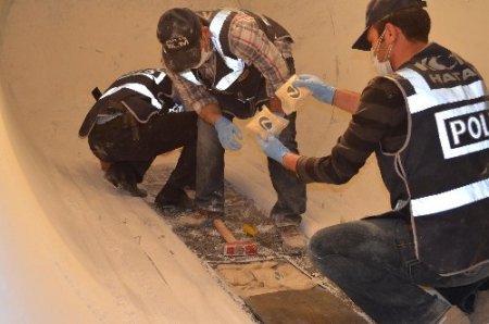 Hatay'da beton mikserine zulalanmış 4 milyon adet hap ele geçirildi