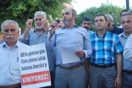 Hatay'da İslam karşıtı film ve ABD protesto edildi