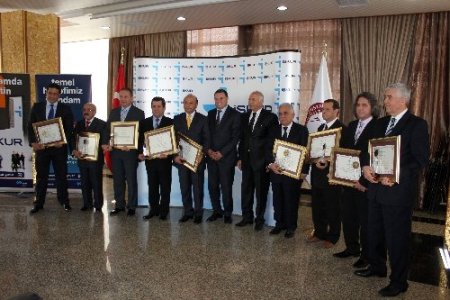 Hatay'da 'istihdam şampiyonları' ödüllerini aldı