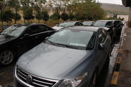 Hatay'da sahte evrakla Suriye’den getirilen 103 otomobil ele geçirildi