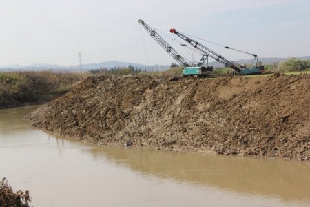 Hatay’da taşkına neden olan kanallar ve Asi Nehri temizlendi