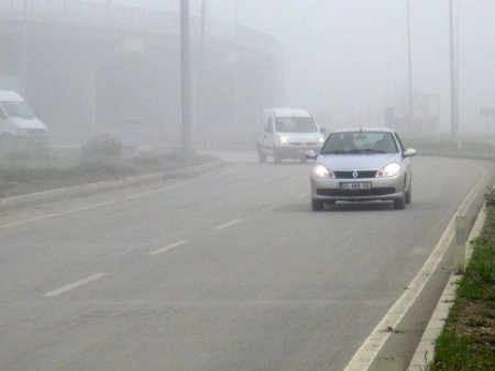 Hatay’da uçak seferleri sis engeline takıldı