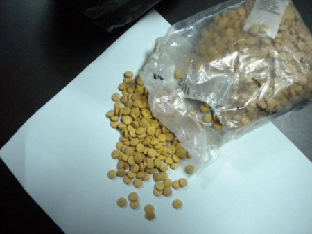 Hatay'da yolcunun cebinden bin adet captagon hap çıktı