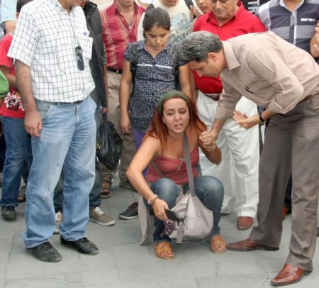Hatay’da zincirli savaş karşıtı eyleme polis müdahale etti: 5 gözaltı