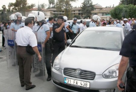 Hatay’da zincirli savaş karşıtı eyleme polis müdahale etti: 5 gözaltı
