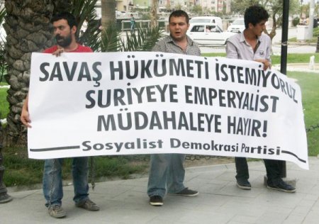 Hatay’da zincirli savaş karşıtı eyleme polis müdahale etti: 5 gözaltı