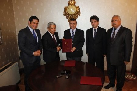 Hataylı hayırseverlerin eğitime katkısı sürüyor