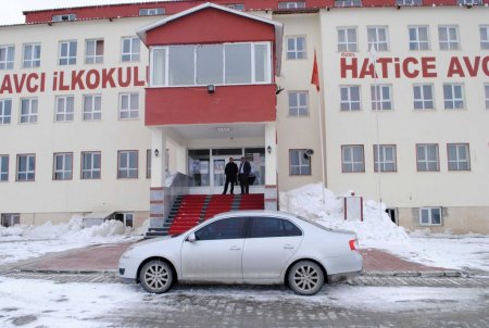 Hatice Avcı Koleji bölgeler arası yarışmalarda Hakkari'yi temsil edecek