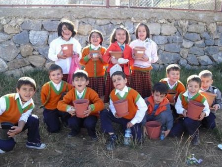 Hatice Avcı Koleji Öğrencileri Çiçek Yetiştirecek
