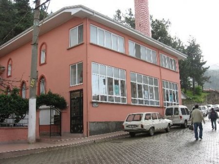 Hatimle Teravih Kıldırmadığı Gerekçesiyle İmamın Tayinini İstediler