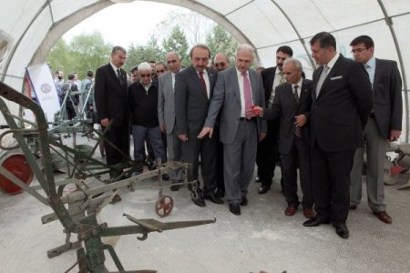 Hatıralarda Kalan Tarım Aletleri Üniversitede Sergileniyor