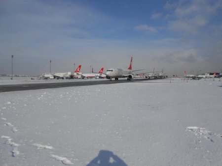 Hava ulaşımına kar engeli