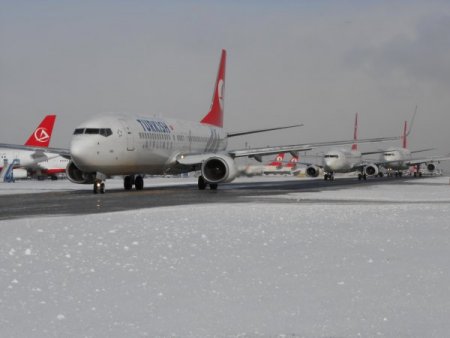 Hava ulaşımına kar engeli