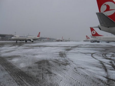 Hava ulaşımına kar engeli