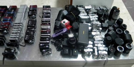 Havaalanında 56 bin lira değerinde kaçak elektronik eşya ele geçirildi