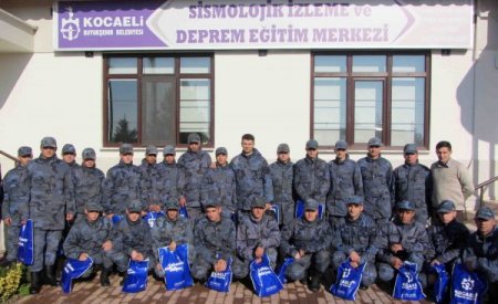 Havacı erlere deprem eğitimi