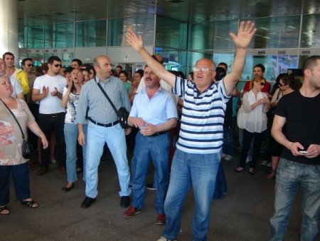 Havacılar, Bu Sefer İşten Çıkarılan Arkadaşları İçin Toplandı