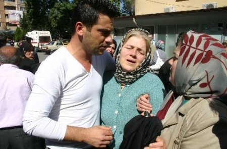 Havai Fişek Fabrikasındaki Patlamada Yaralanan İşçilerin Aileleri Gözyaşlarına Boğuldu