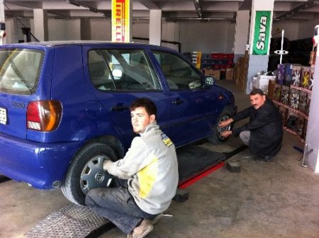 Havalar ısındı oto lastikçilerin iş yoğunluğu arttı