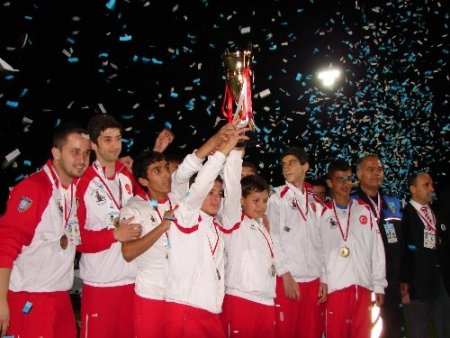 ‘Hayata Pas Ver’ projesi futbol turnuvasıyla sona erdi