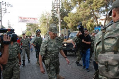 Hayatını kaybeden anne ve çocukları toprağa verildi